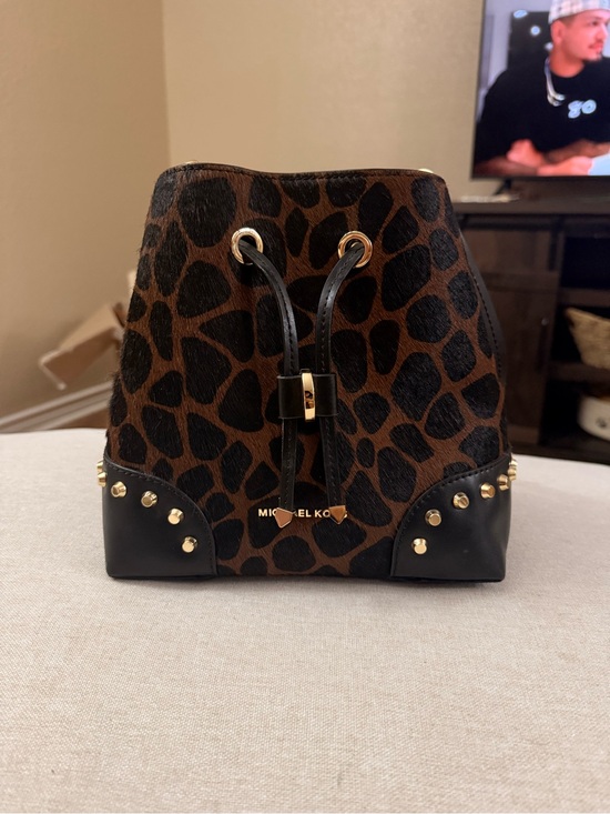 Michael Kors Handbags - Michael Kors Leopard Print Drawstring Bucket Bag with Gold Hardware